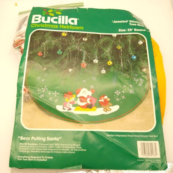 Vintage Bucilla Crafting Kit 82168, Jeweled Stitchery Tree Skirt Bear Pulling - Picture 1 of 4
